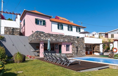 Estrela da Calheta Villa | Excellent Calheta Villa | Casa das Orquídeas | 3 Bedrooms | Country & Ocean Views