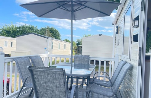 Colchester Cabin | Excellent Caravan 2 Bedrooms Sleeps 6