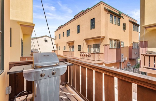 Carbondale House | Excellent Location- Downtown Carbondale on Main St.!