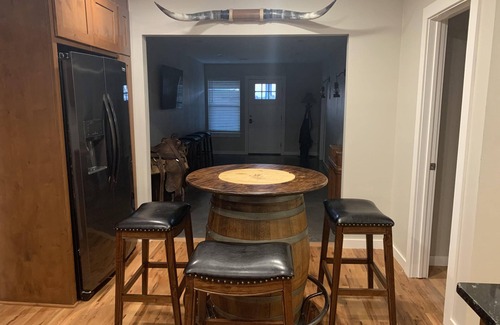 Tulsa House | Excellent location right across the street from the Expo Center! – Sleeps 8