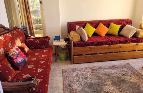 Al-Muntazah Apartment | Excellent location sea and garden view super Lux موقع متميز المعموره الشاطىء و كبير الحجم للعائلات فقط سوبر لوكس مع كارنيهات بوابه الدخول طول العام و الشاطىء الخاص من اول مايو لآخر اكتوبر ويوجد خدمه نزلاء لراحتك