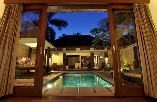 Mangsit House | Excellent Romantic Private Pool Villa