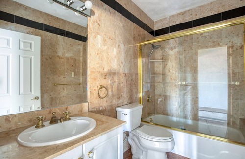 Somerville Apartment | Excellent Somerville 3BR w/W/D, near Union Square T Stop, by Blueground