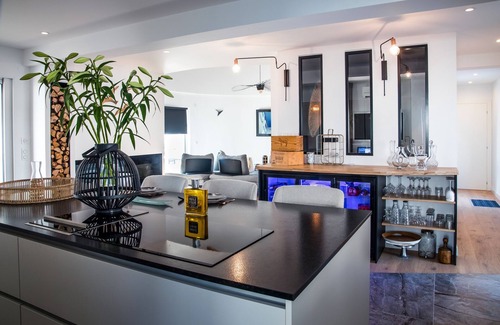 Saint-Mandrier-sur-Mer Villa | Exceptional Villa – Les Pieds dans l’Eau in Saint-Mandrier-sur-Mer
