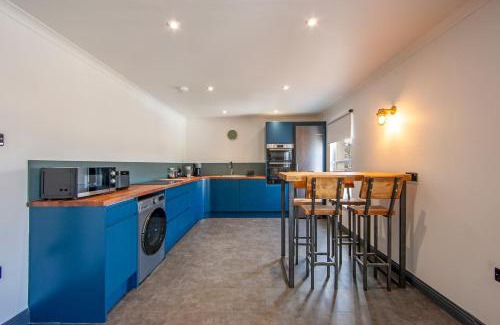 Oban Apartment | Exceptional 2BD apt with Oban Bay views - next to ferry terminal & train station