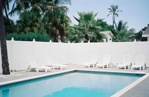 Bradenton Beach Villa | Exceptional 4B Family Vacation Villa! Pool, Porch