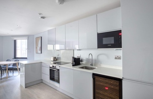 Whitechapel Apartment | Exceptional Aldgate/Whitechapel 2BR w/Garden, nr Station, by Blueground