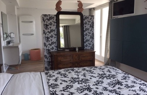 Roucas-Blanc House | Exceptional apartment in villa with private pool and sea view