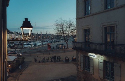 Vannes Apartment | Exceptional apartment on the port of Vannes - private parking included - 8 p