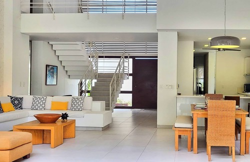 Girardot House | Exceptional Casa Finca El Peñón pool Wifi TV