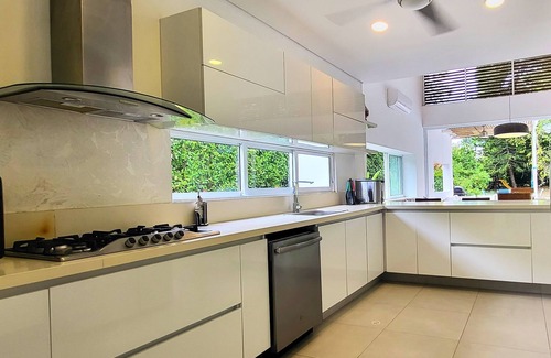 Girardot House | Exceptional Casa Finca El Peñón pool Wifi TV