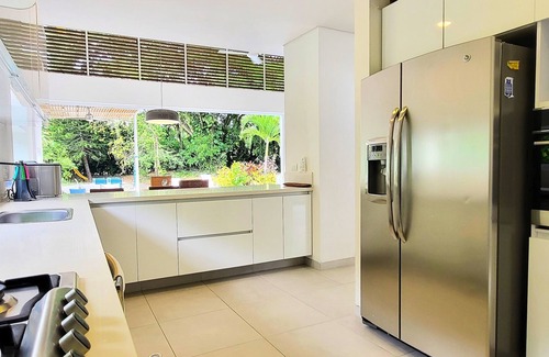 Girardot House | Exceptional Casa Finca El Peñón pool Wifi TV