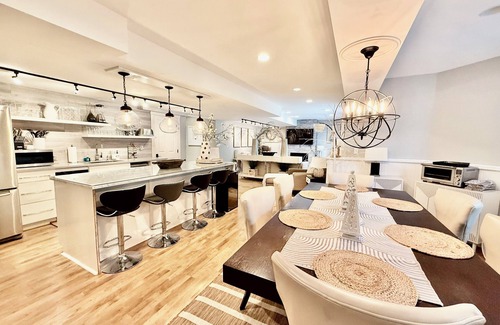 Glendale Apartment | EXCEPTIONAL, CONTEMPORARY 2BD/1BA 4 miles from MAYO