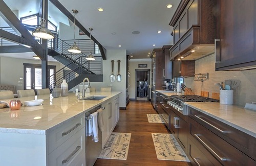 Glenwood Springs House | Exceptional Creekside Retreat on 15 Acres w/Stunning Views, Hot Tub& Near Skiing