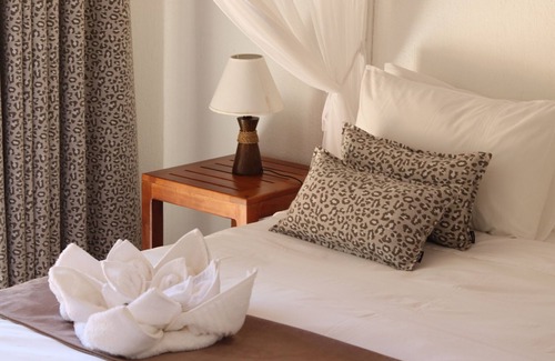 Hoedspruit Cabin | Exceptional location since located directly on the edge of the savannah.
