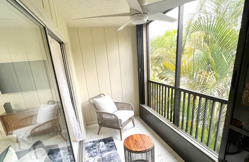 Granada Condo | Exceptional remodeled condo, 2 miles from Siesta Key