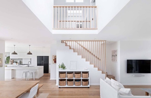 Clovelly House | Exceptional renovated 4BR home with pool and views, walk to beach
