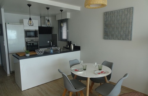Saint-Malo Apartment | Exceptional sea view T2 - Direct beach access - Parking