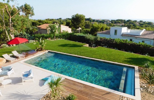 Saint-Cyr-sur-Mer Villa | Exceptional villa, Domaine de Port D'Alon, superb sea view and private pool.
