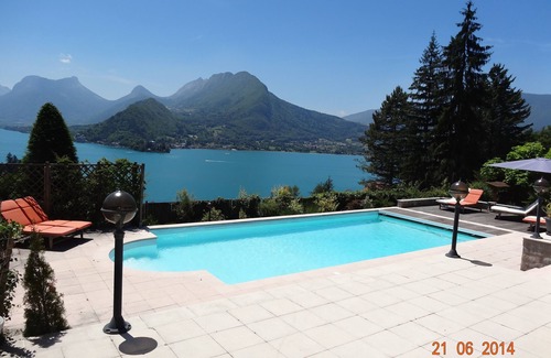 Talloires-Montmin Villa | EXCEPTIONAL VIEW OF LAKE and mountains, 20 minutes Annecy, 300 m from beach
