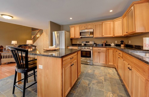 Alpine Village House | Exceptionally reviewed new country home with 3 bed, 3 bath, sleeping for 8