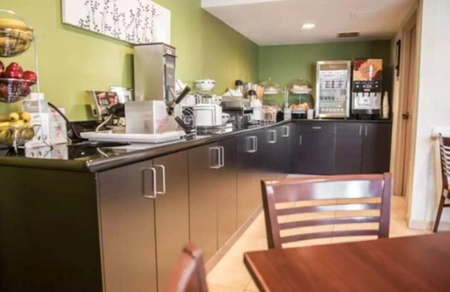 Woodbridge House | Exciting day, Restful night in Woodbridge! Go for the fun!