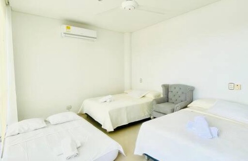 Girardot Villa | Exclusiva Casa Boutique Lagos del Peñon Club