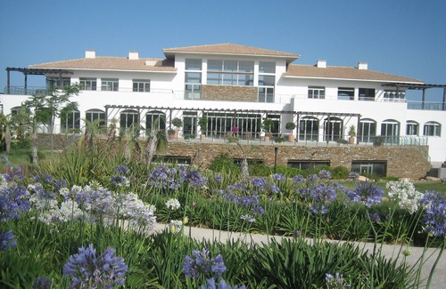 Vera Apartment | Exclusive 2 bedroom apartment set in beautiful gardens a few minutes from sea