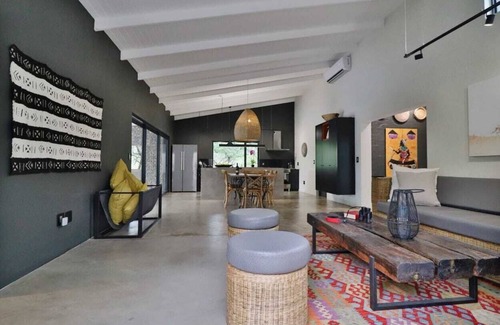 Marloth Park Villa | Exclusive 3-bedroom vacation home bordering Kruger National Park