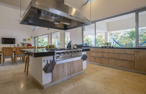 Cartagena Villa | Exclusive 5 Bedroom Mansion with Pool @ Zona Norte