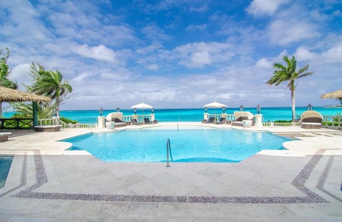 Old Fort Bay Villa | EXCLUSIVE BEACHFRONT MANSION 9 BR (VILLA C)