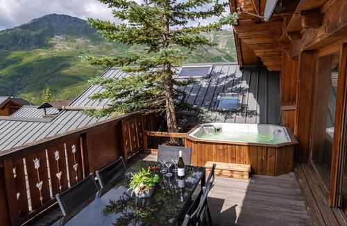 Reberty Ski Chalet | Exclusive Chalet skis