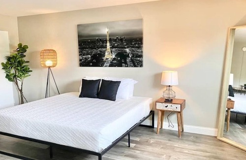 Dayton Condo | Exclusive Downtown Condo | Beachfront | Free PRKNG