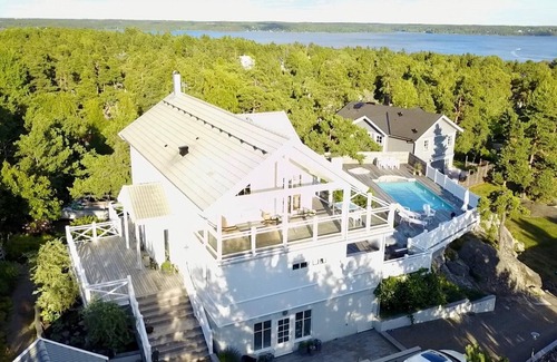 Gustavsvik House | Exclusive house with pool and sea view of Stockholm archipelago near nature and city.
