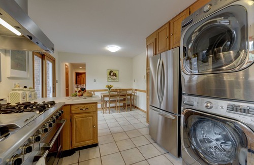 Princeton House | Exclusive in-Town Red House w Terrace and Backyard