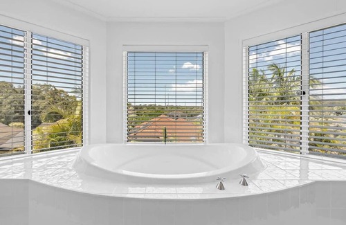 Tumbi Umbi House | Exclusive Luxury Oasis - Tumbi Umbi, NSW