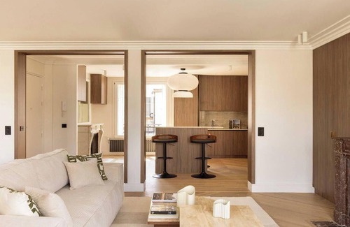 Necker Apartment | EXCLUSIVE PARISIAN GETAWAY: LUXURIOUS 3-BEDROOM FLAT OVERLOOKING EIFFEL TOWER