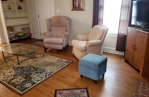 Sunset Hills House | Exclusive Pet Friendly 2 Floor Bungalow minutes away from downtown Raleigh