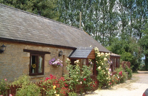 Hook Norton Cottage | Exclusive private outdoor Hot Tub for your use only.