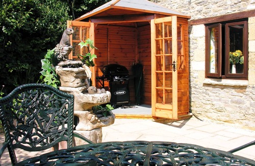 Hook Norton Cottage | Exclusive private outdoor Hot Tub for your use only.
