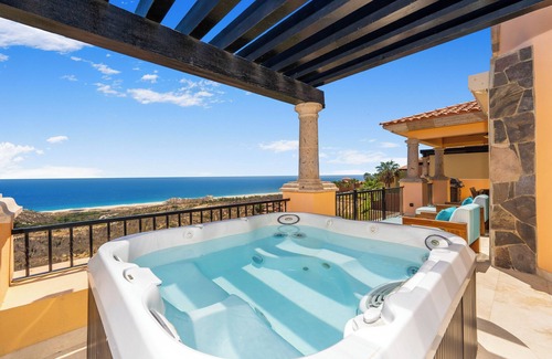Paraiso Escondido Villa | Exclusive Renovated Montecristo 3 BR at Quivira