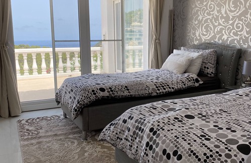 Mar Azul Villa | Exclusive Sea View Villa to Rent, 3 B+3B, SKY