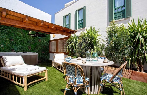Alfalfa House | Exclusive Sevillian House with Terrace & Jacuzzi. Casa Lagar III