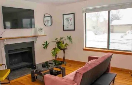 Morrison House | Exclusive Stay Private Room 3: Adults Only + Near Red Rocks