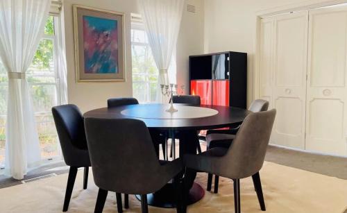 Toorak House | Exclusive Toorak Village 3B Corporate Retreat