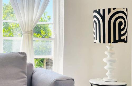 Toorak House | Exclusive Toorak Village 3B Corporate Retreat