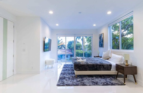 South Lake Villa | Exclusive Top Notch 2-StoryVilla | Cool Terrace w/Grill+Billiards