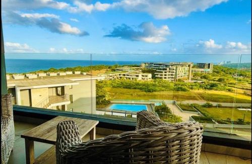 Hillhead Apartment | Exclusive Two Bedrooms Presidential Suite in Coral Point