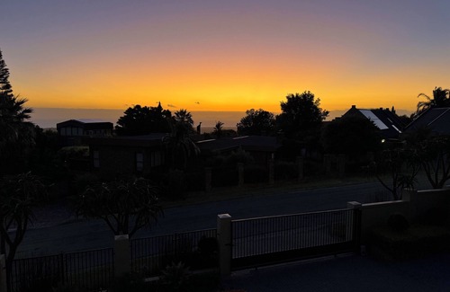 Heldervue House | Exclusive vacation home with sea views in Somerset West