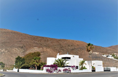 Giniginamar Villa | Exclusive villa in beachfront